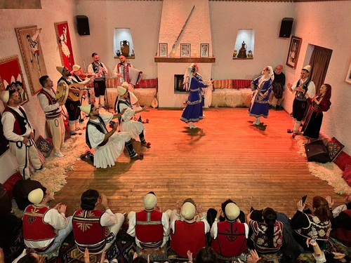 Albanska noć in Tirana