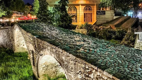 Most Tannersa in Tirana — Znamenitost
