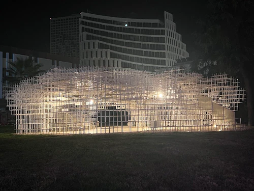 Oblak in Tirana — Muzej