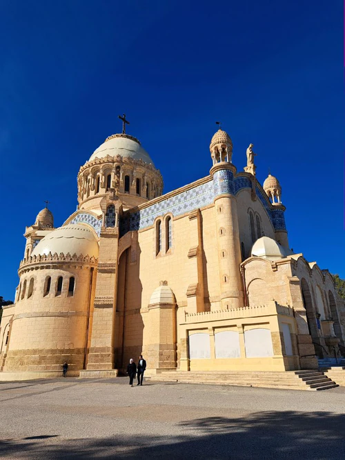 Notre Dame d'Afrique-kerk in Algiers — Religieuze plek