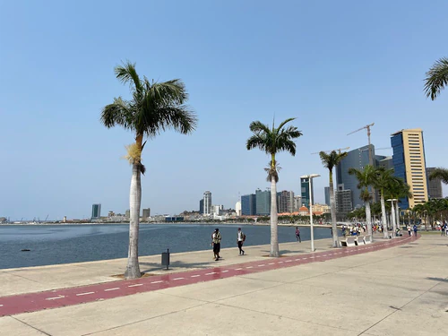 Marginal (Luanda Bay Waterfront) in Luanda — parks