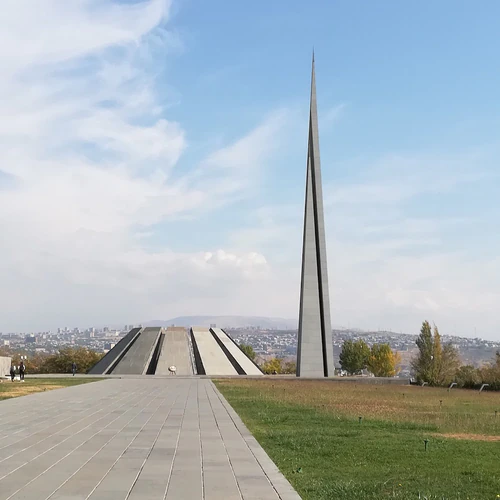 Tsitsernakaberd Armenian Genocide Memorial Complex in Yerevan — Pomník