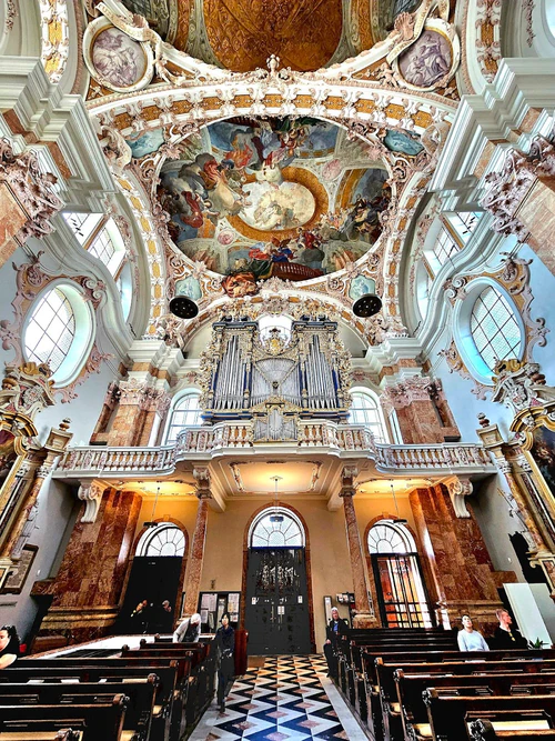Dom St. Jakob in Innsbruck — Religiös plats