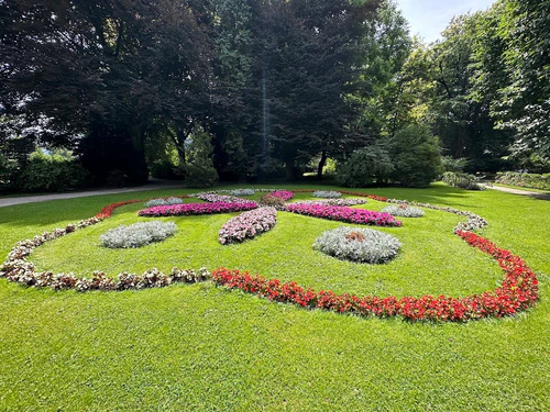 Innsbrucker Hofgarten in Innsbruck — Trädgård