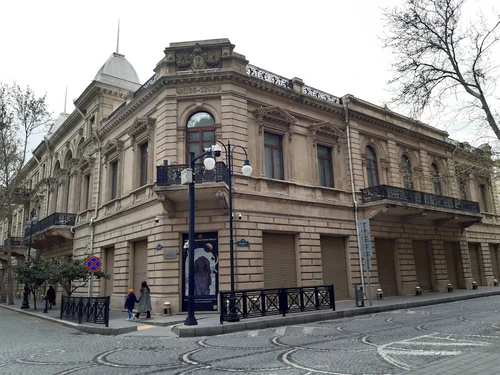 Azerbaidžānas Nacionālais vēstures muzejs in Baku — Muzejs