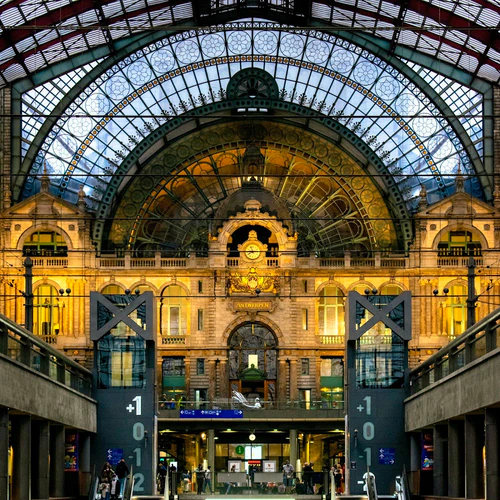 Željeznička postaja Antwerpen-Centraal — Transit Station, rated 4.6/5