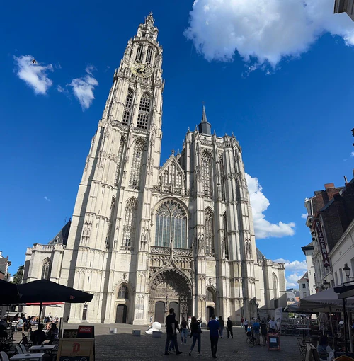 Katedralna Majke Božje in Antwerp — Religijsko mjesto
