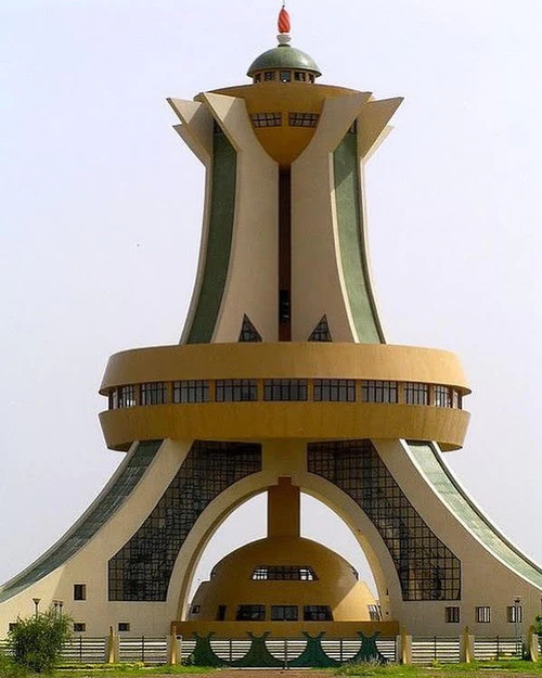 Monument of National Heroes in Ouagadougou — Monumenti