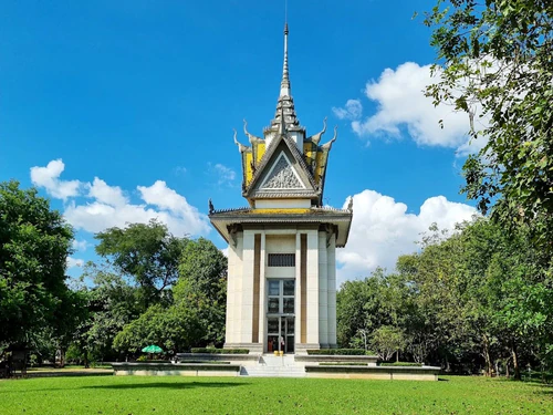 Choeung Ek genocīda centrs in Phnompenha — Muzejs