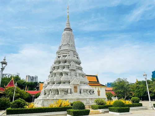 Sudraba Pilsēta (Pagoda) in Phnompenha — Reliģiska vieta