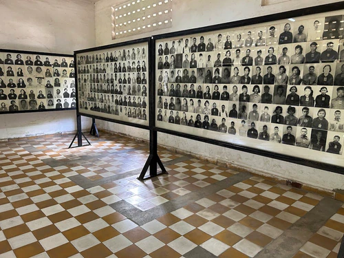 Tuol Sleng Genocīda muzejs in Phnompenha — Muzejs