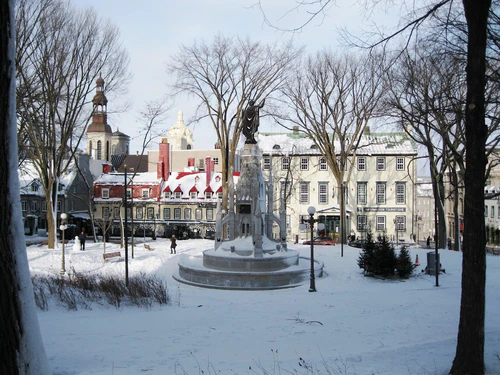 Place d'Armes — পার্ক, rated 4.6/5