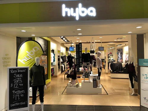CF Toronto Eaton Centre in Toronto — বাজার