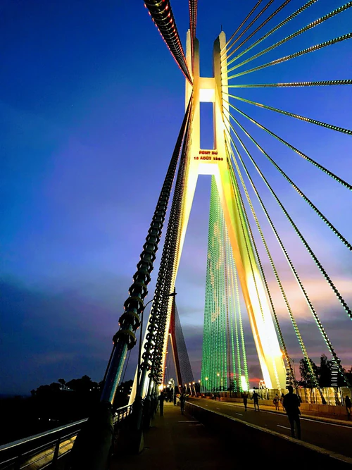 15th of August Bridge in Brazavila — Slavenā vieta