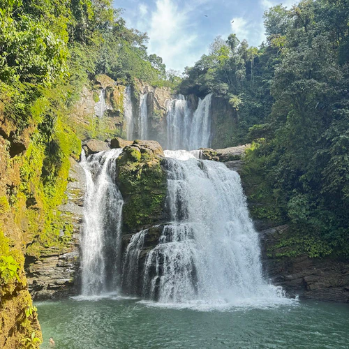 Nauyaca Waterfall Nature Park in San José
