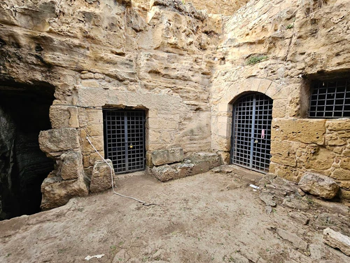 Agia Solomoni Catacomb — Povijesno mjesto, rated 4.3/5