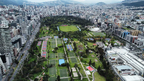 Parque La Carolina in Quito — Park