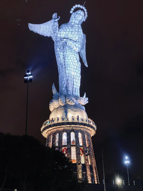 Maagd van Panecillo in Quito