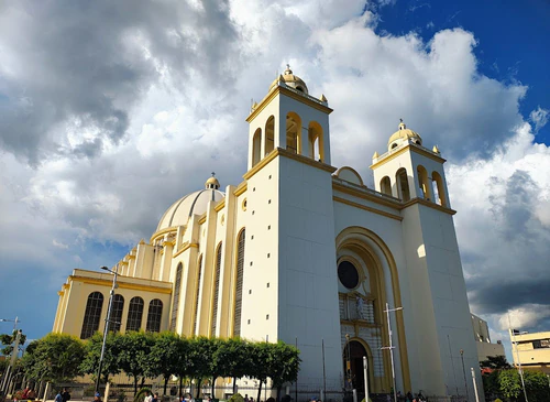 Katedrala Metropolitana de San Salvador in San Salvador — Religijsko mjesto