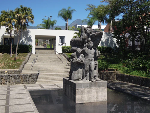 Muzej umjetnosti El Salvadora in San Salvador — Muzej
