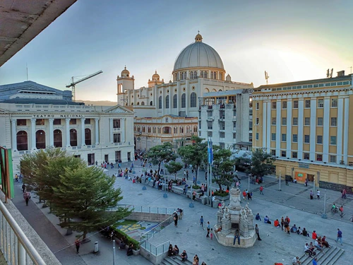Plaza Morazán in San Salvador — Park