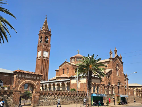 ኣስመራ ካቴድራል | Cathedral Our Lady Of The Rosary in Asmera — Reliģiska vieta