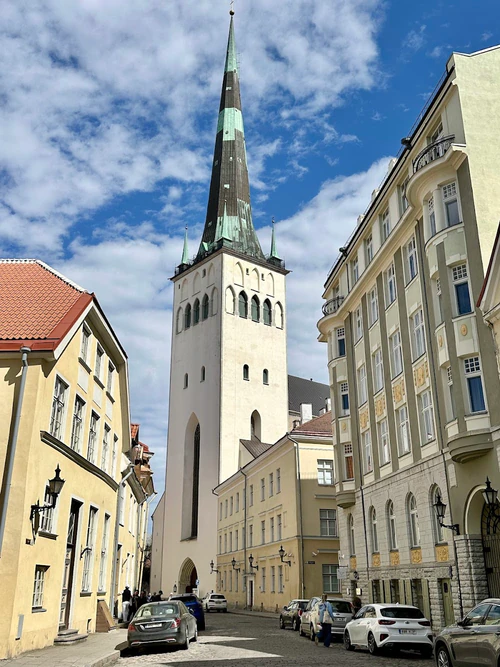 Oleviste kogudus in Tallinn — ধর্মীয় স্থান