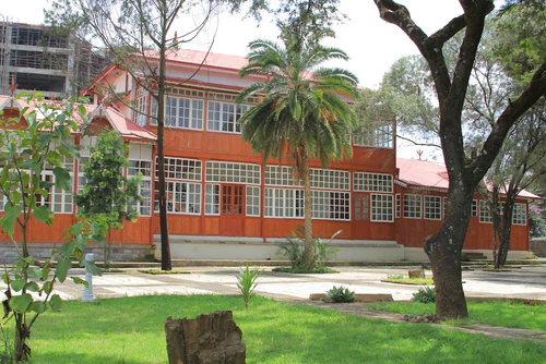 Addis Ababa Museum | መስቀል አደባባይ in Addis Abeba — Museum