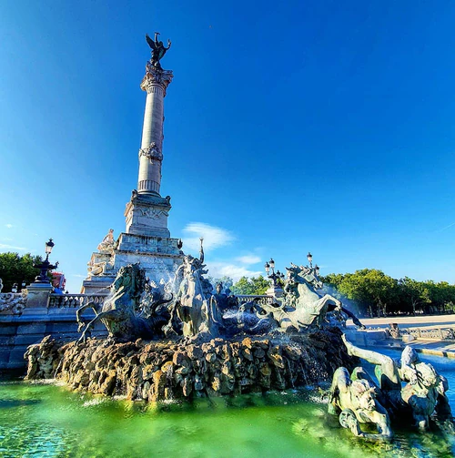 Monument aux Girondins — স্মৃতিস্তম্ভ, rated 4.5/5