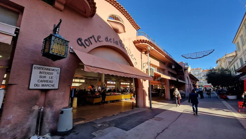 Marché Forville — বাজার, rated 4.4/5