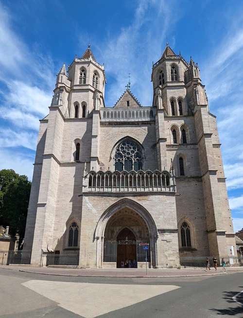 Dijon-এর Cathédrale Saint-Bénigne — ধর্মীয় স্থান, rated 4.6/5