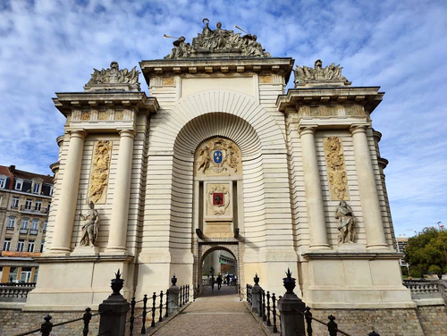 Porte de Paris — স্মৃতিস্তম্ভ, rated 4.4/5
