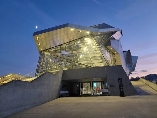 Musée des Confluences in লিওন — মিউজিয়াম