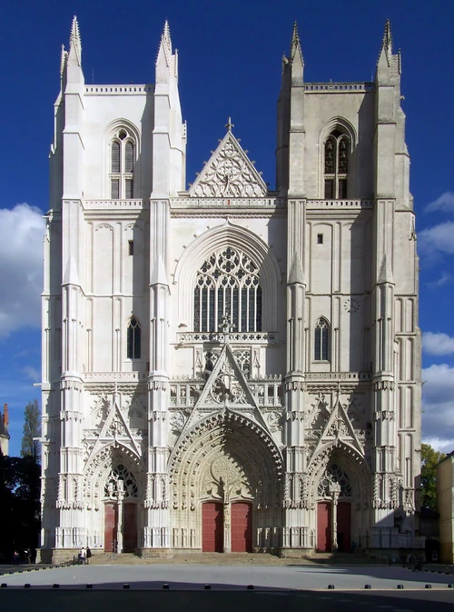 Cathédrale Saint-Pierre-et-Saint-Paul de Nantes in ন্যান্তে — ধর্মীয় স্থান