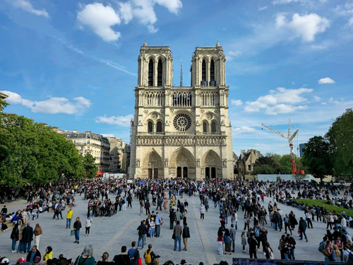 Notre-Dame-kathedraal van Parijs in Paris — Religieuze plek