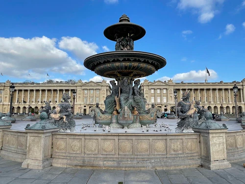 Place de la Concorde — বাজার, rated 4.6/5
