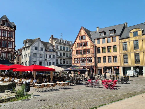 Place du Vieux-Marché — বাজার, rated 4.5/5