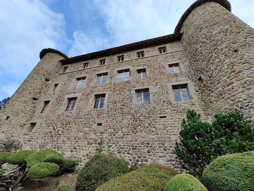 De Saint-Victor — Castle, rated 4.5/5