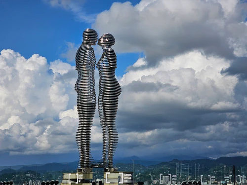 Ali & Nino Statue in Batumi