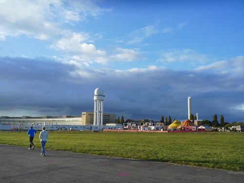 Tempelhofer Feld — Park, rated 4.6/5