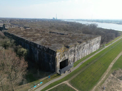 Valentin submarine pens in ব্রেমেন — ঐতিহাসিক স্থান