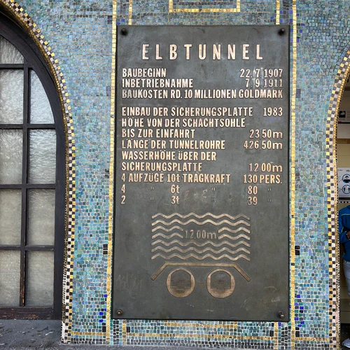 Alter Elbtunnel — Povijesno mjesto, rated 4.7/5