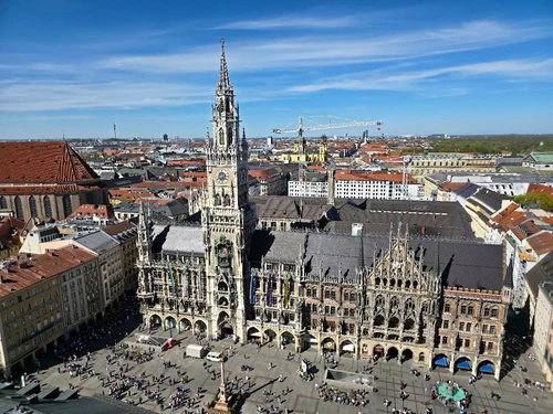 Marienplatz in München — Markt