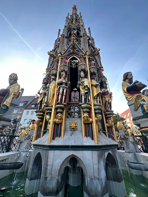 Schöner Brunnen in Nürnberg — Povijesno mjesto