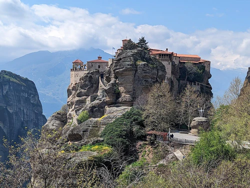 Meteora in Thessaloniki — Religijsko mjesto