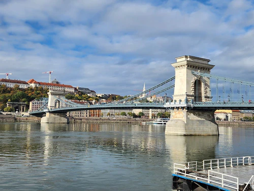 Széchenyi lančani most in Budapest — Znamenitost