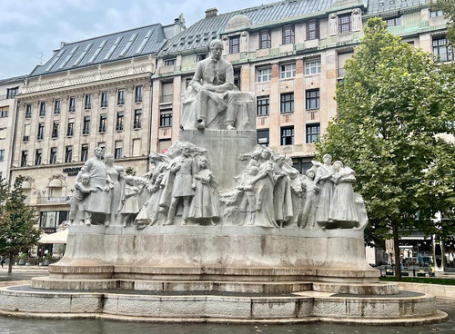 Trg Vörösmarty in Budapest — Povijesno mjesto