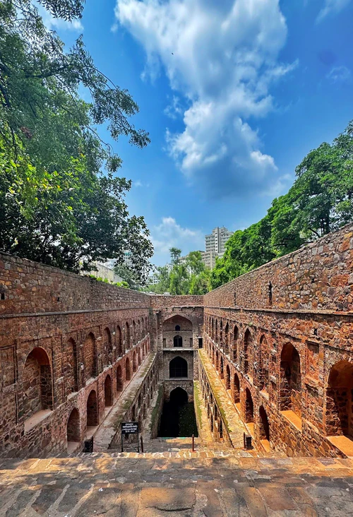Agrasen ki Baoli in দিল্লি — ঐতিহাসিক স্থান