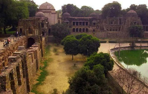 Hauz Khas Complex in দিল্লি — ঐতিহাসিক স্থান