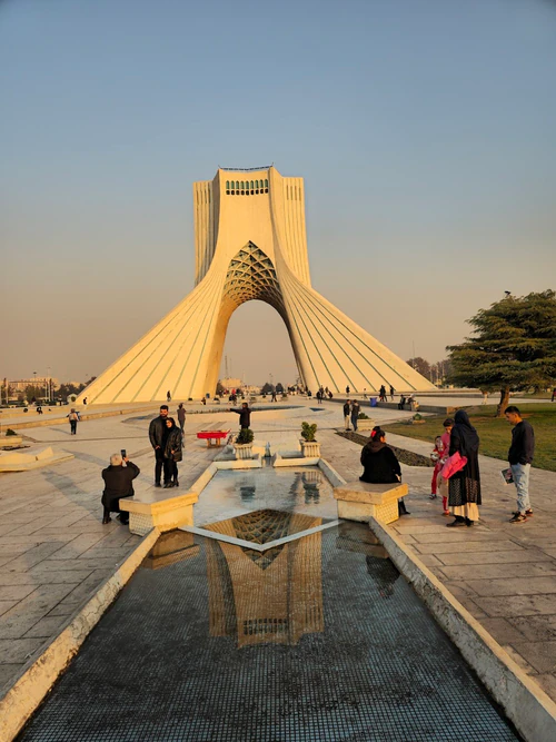 برج أذادي in طهران — موقع تاريخي